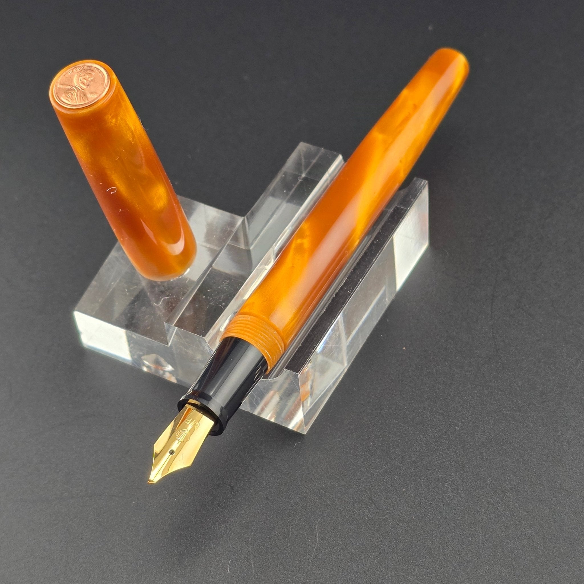"Analemma Bows" - Fude Freedom fountain pen - DaveDollarCustomPens