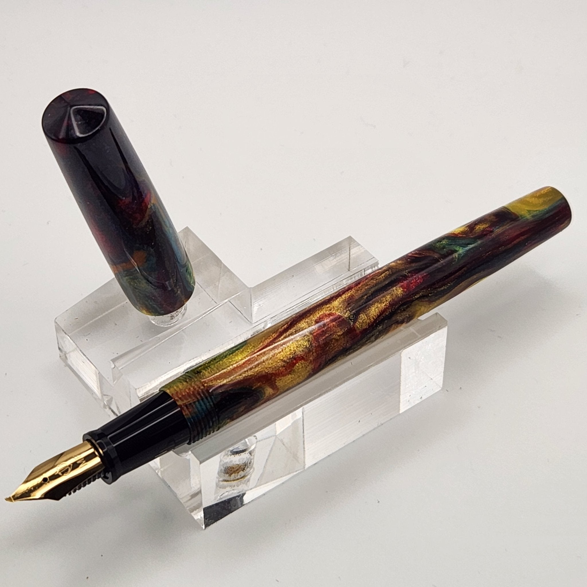 "Lady with Fan" - Fude Freedom fountain pen - DaveDollarCustomPens